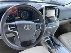 تۆیۆتا لاند کروزەر